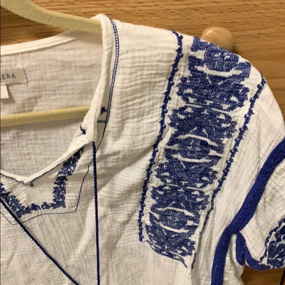 Embroidered Crop Top - Picture 2 of 3